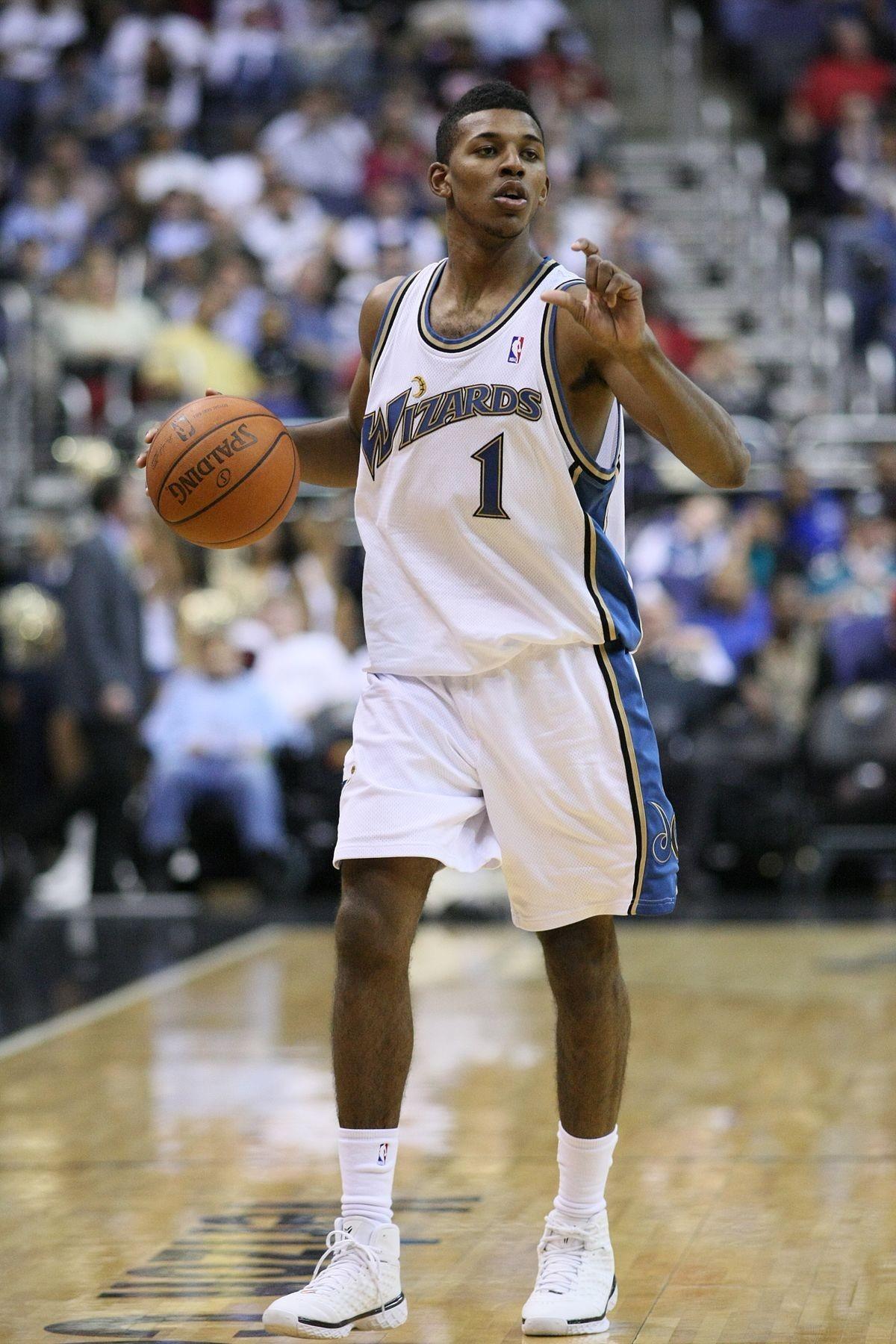 2026世界足坛不乏看点：金球奖竞争群雄并起，世界杯扩军诸强逐冠（2026足坛看点十足：金球奖群雄逐鹿，扩军世界杯诸强冲冠）