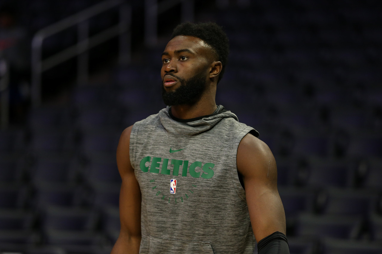 消息人士透露，拜仁对从曼联挖角充满信心，双方已就一月份的重磅交易展开谈判。（知情人士称拜仁有信心从曼联引援，一月重磅交易谈判已开启）