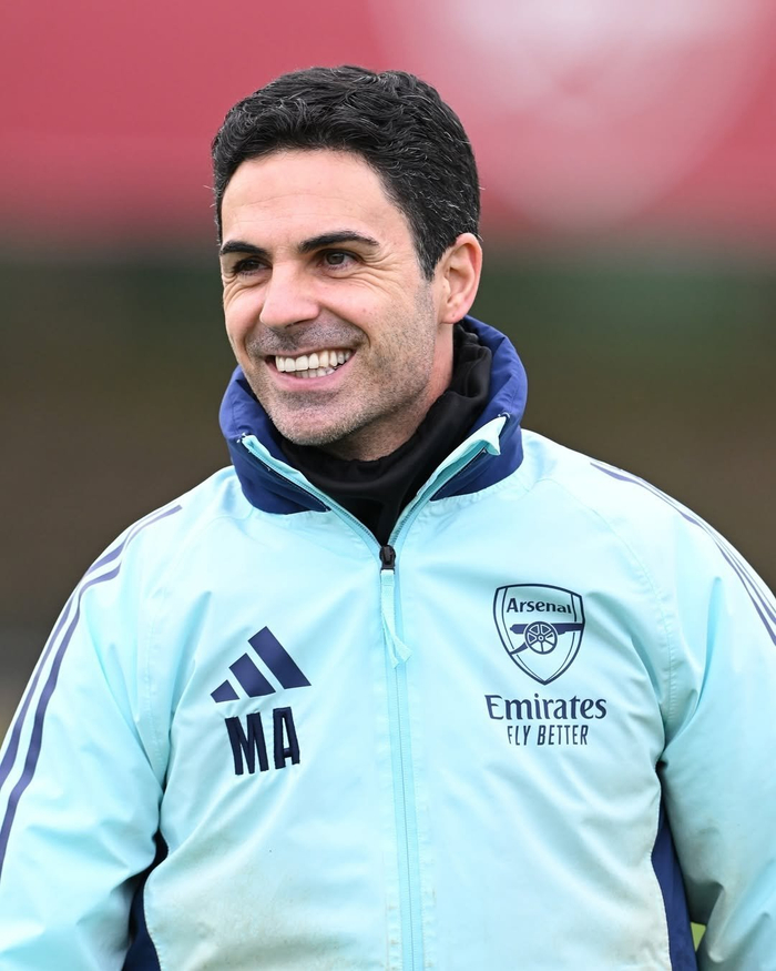 记者：恩昆库在冬窗的未来值得关注；米兰会和经纪人谈莱万（记者称：冬窗恩昆库动向成焦点，米兰将与莱万经纪人会谈）