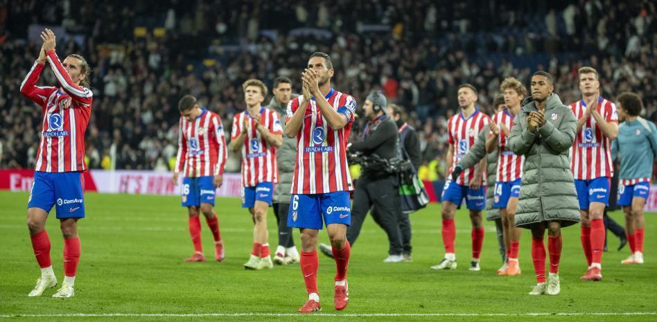 港陆同心赓续体育情，白发映蓝甲“让他们不想家”（港陆携手共续体坛情，银发映蓝甲“让他们不想家”）