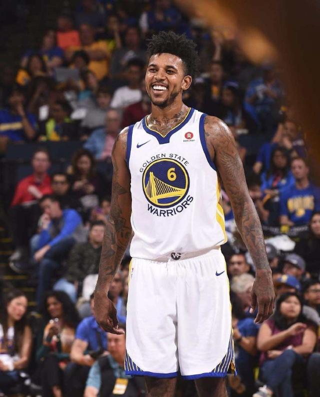 U16男足全胜晋级U17亚洲杯，中国足球队官方发布海报庆祝（U16男足豪取全胜闯入U17亚洲杯，中国足球队官方发海报庆贺）