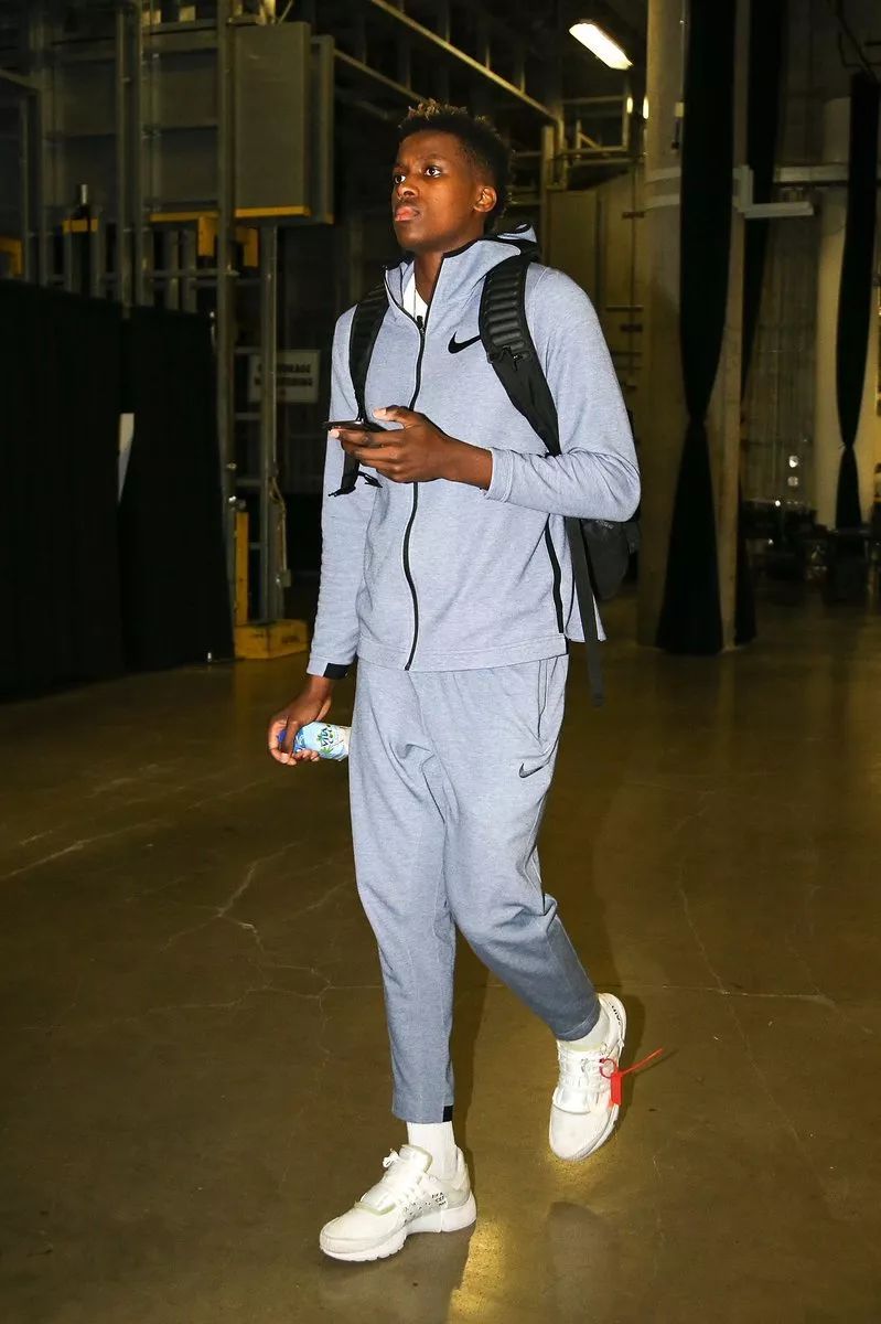 解说国安这场亚冠，真能给你气出好歹！（看国安这场亚冠的解说，保准让你气不打一处来！）