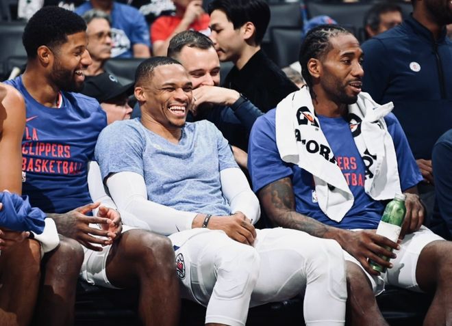 官方：前巴西主帅蒂特执教巴甲克鲁塞罗，签约一年（巴甲克鲁塞罗官宣聘任前巴西队主帅蒂特，合同一年）