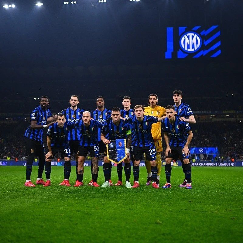 玉昆外援奥斯卡在老家开车遭遇起火，车内人员都及时逃生（玉昆外援奥斯卡老家驾车时车辆起火，车上人员均及时脱险）