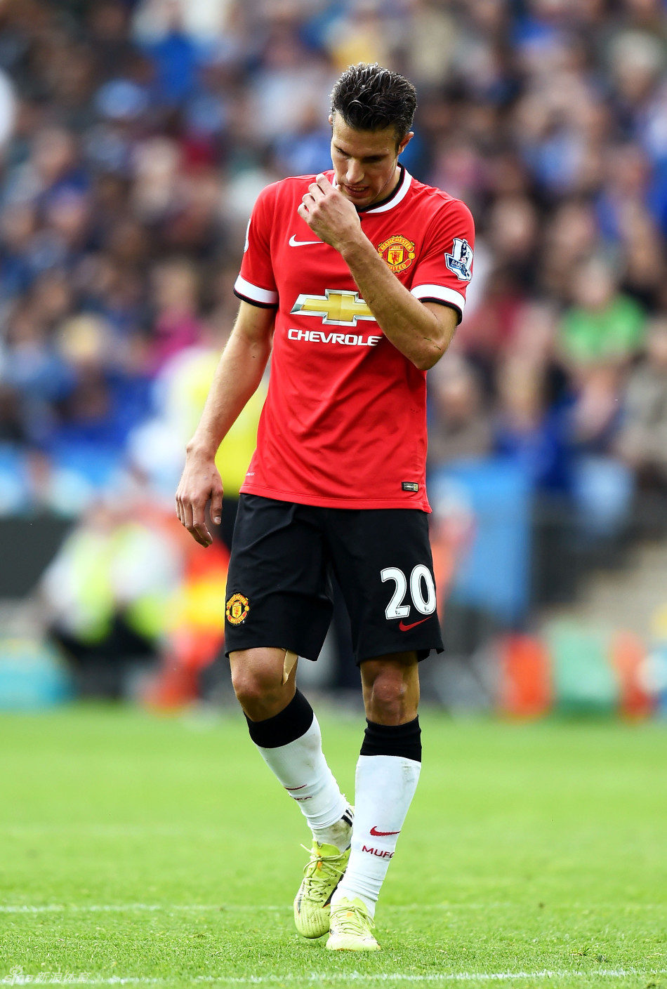 TA：虽然曼联在追求谢什科，但霍伊伦并未被直接告知要出售他（TA：尽管曼联有意谢什科，俱乐部并未直接告知霍伊伦将被出售）