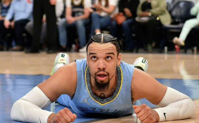 萨巴伦卡大坂直美表演赛邀球迷上场，展职业业余差距（萨巴伦卡与大坂直美表演赛邀请球迷同场竞技，职业与业余差距尽显）