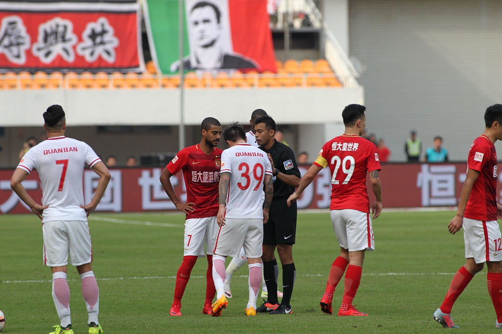 加纳乔：加盟蓝军前几个月总是最难的，现在我感到很舒适和开心（加纳乔：初到蓝军的头几个月最难熬，如今我已适应，感到舒适而开心）