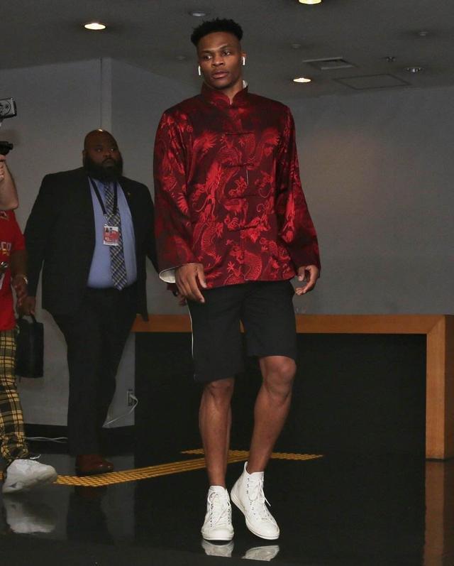 罗马诺：尽管阿诺德加盟后情况不顺，皇马对他的信心保持不变（罗马诺：阿诺德加盟后不顺，皇马对他依旧信任）