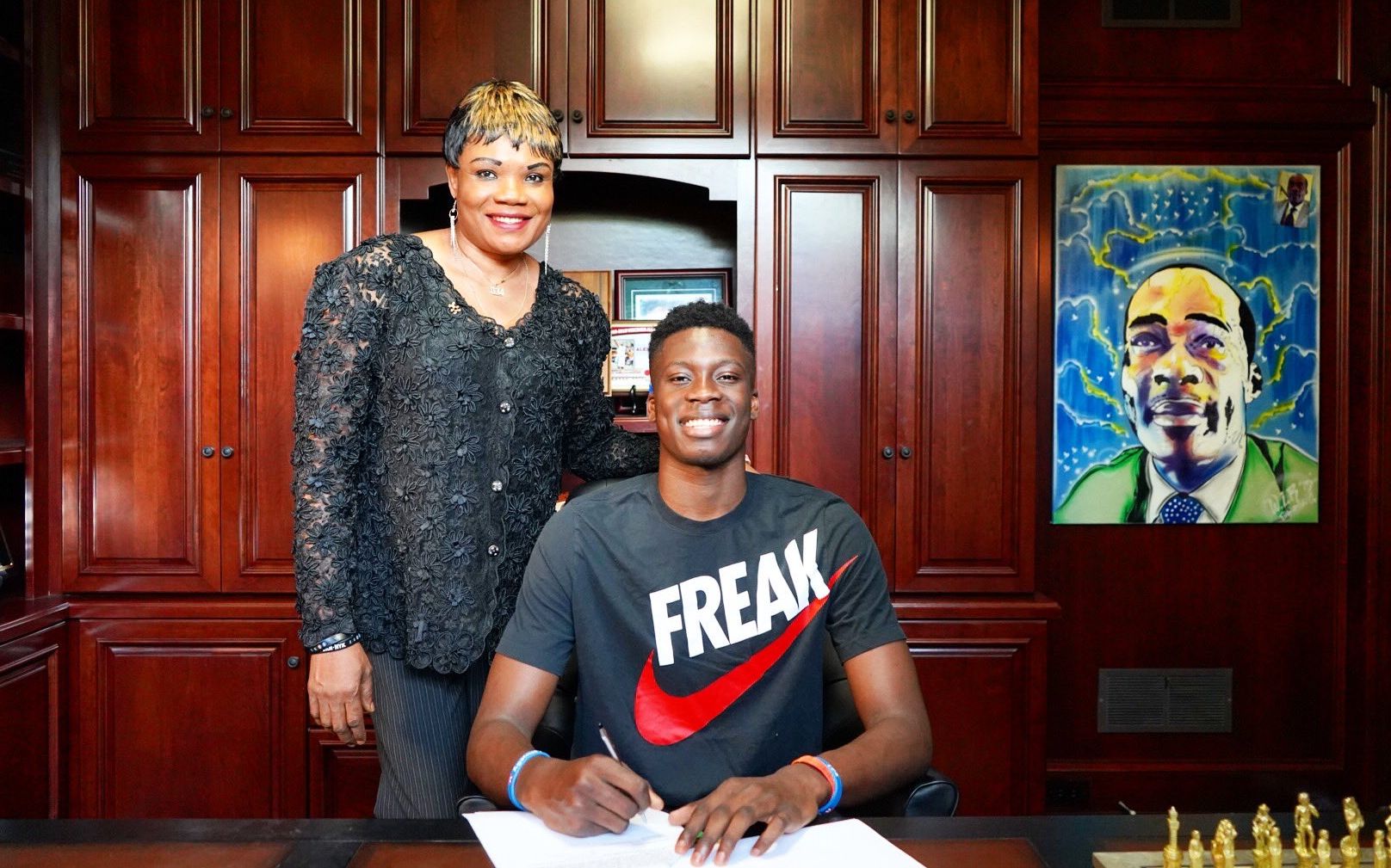 海牛客场2-2浙江成功保级，弗兰克告别战破门，韦林顿双响（海牛客平浙江2-2锁定保级，弗兰克告别战进球，韦林顿梅开二度）