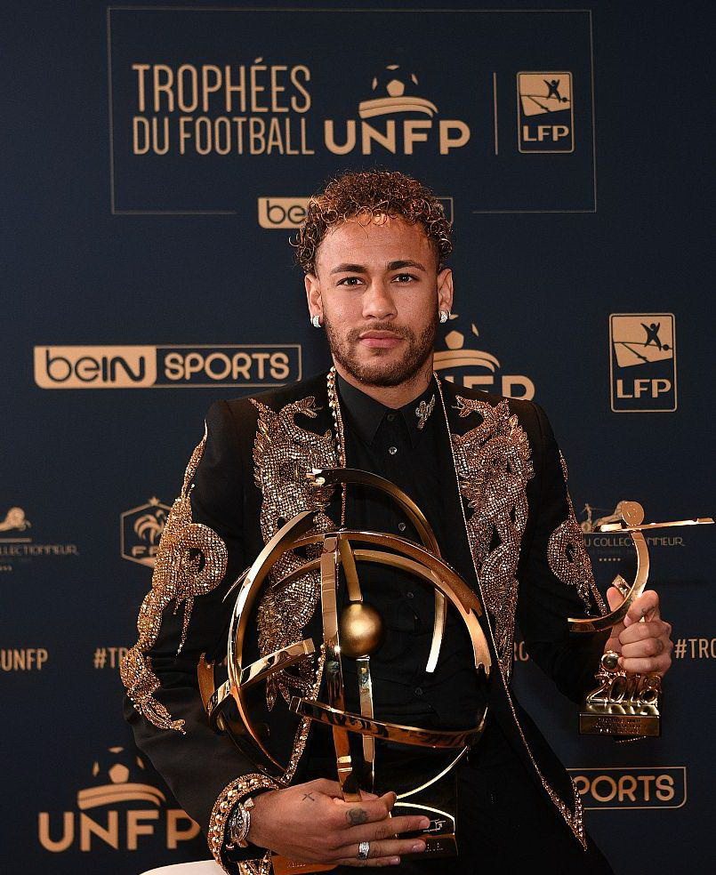 无锡孩子真优秀！全国双冠！ 又美又飒！青春气息扑面而来！（无锡学子太给力！勇夺全国双冠，颜值与实力并存，青春气场拉满！）